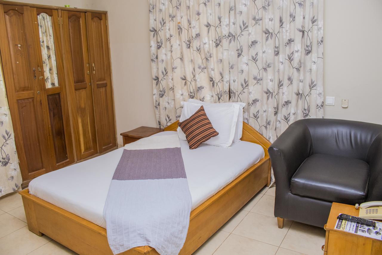 Lovista Hotel North Legon Kültér fotó